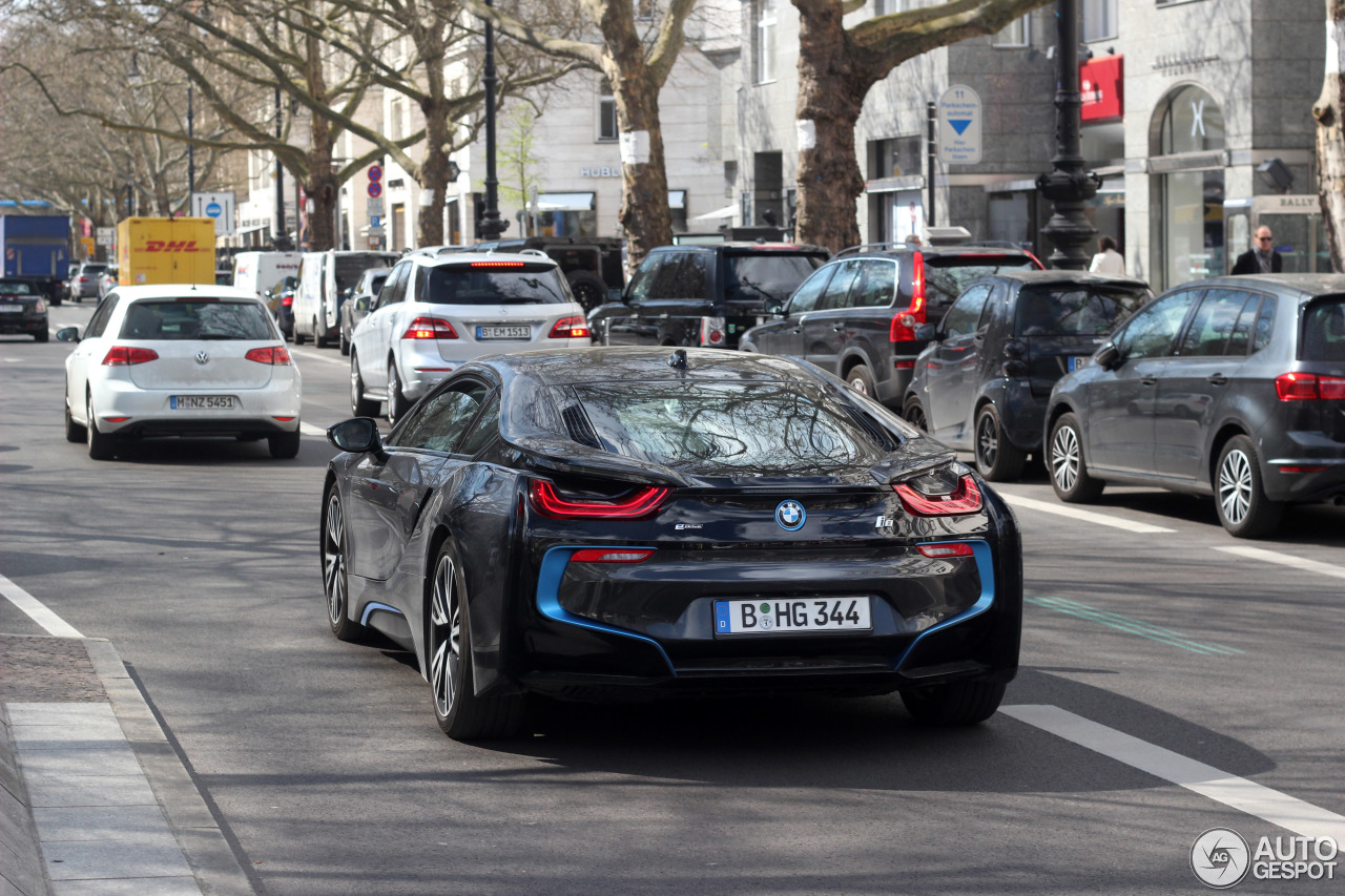 BMW i8