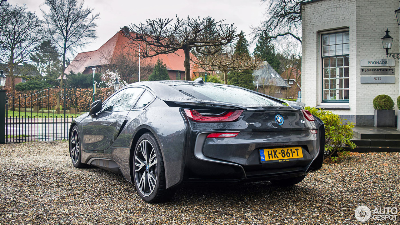 BMW i8