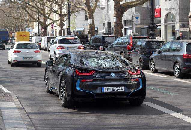 BMW i8