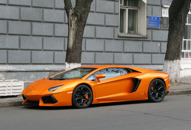 Lamborghini Aventador LP700-4