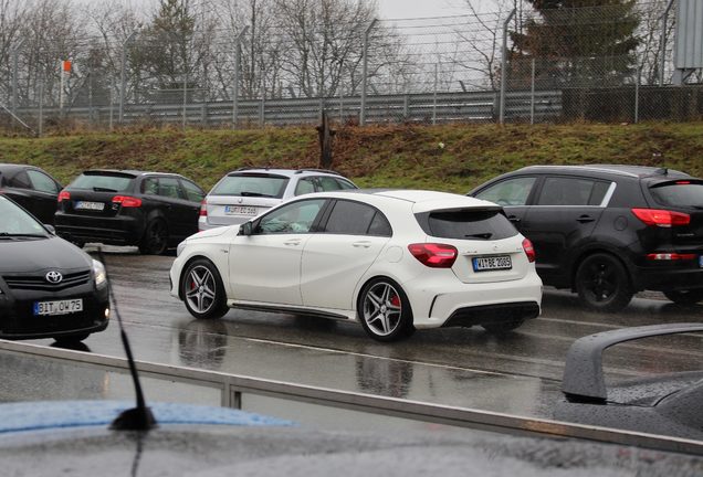 Mercedes-AMG A 45 W176 2015