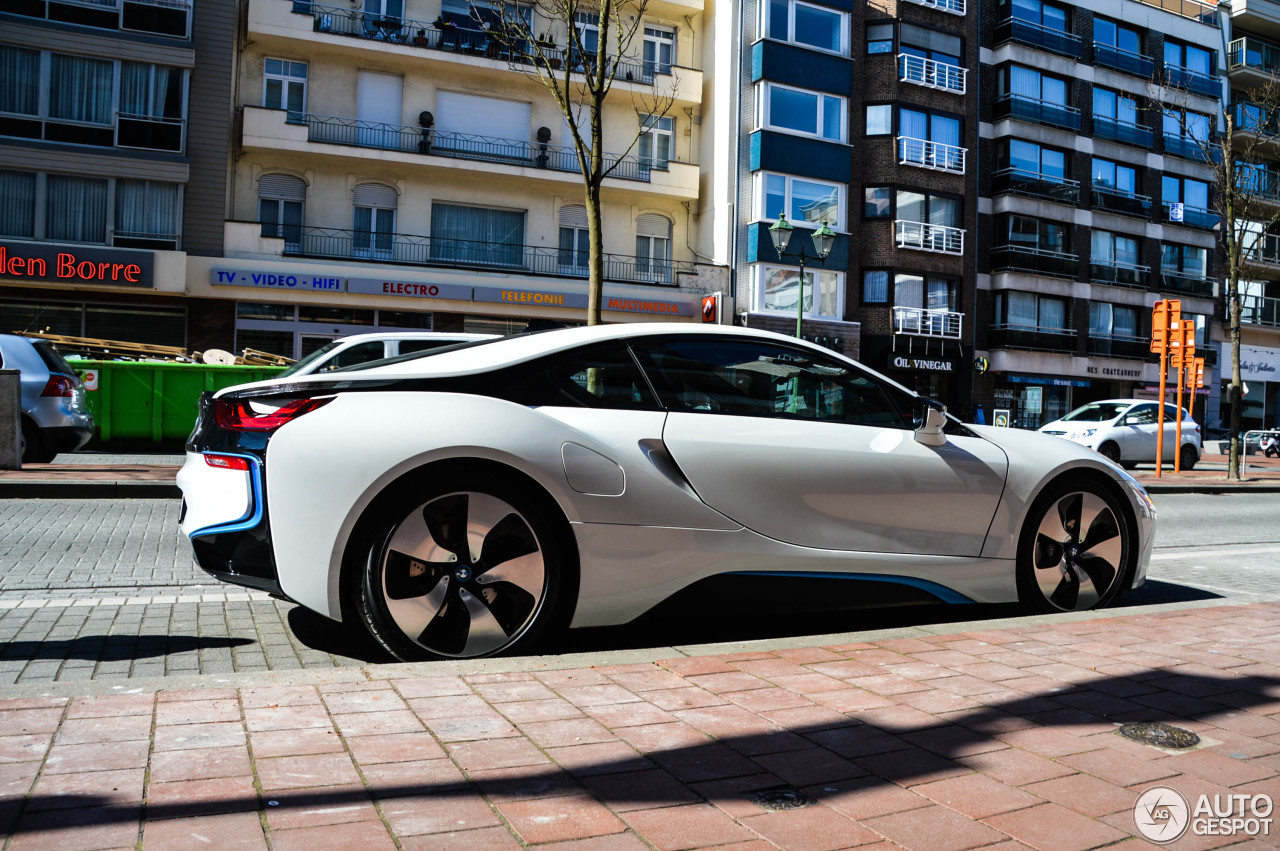 BMW i8