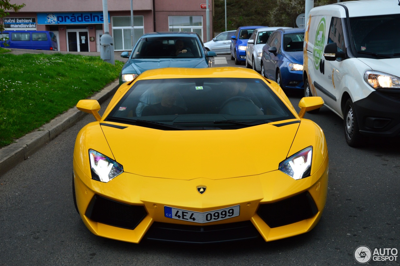 Lamborghini Aventador LP700-4