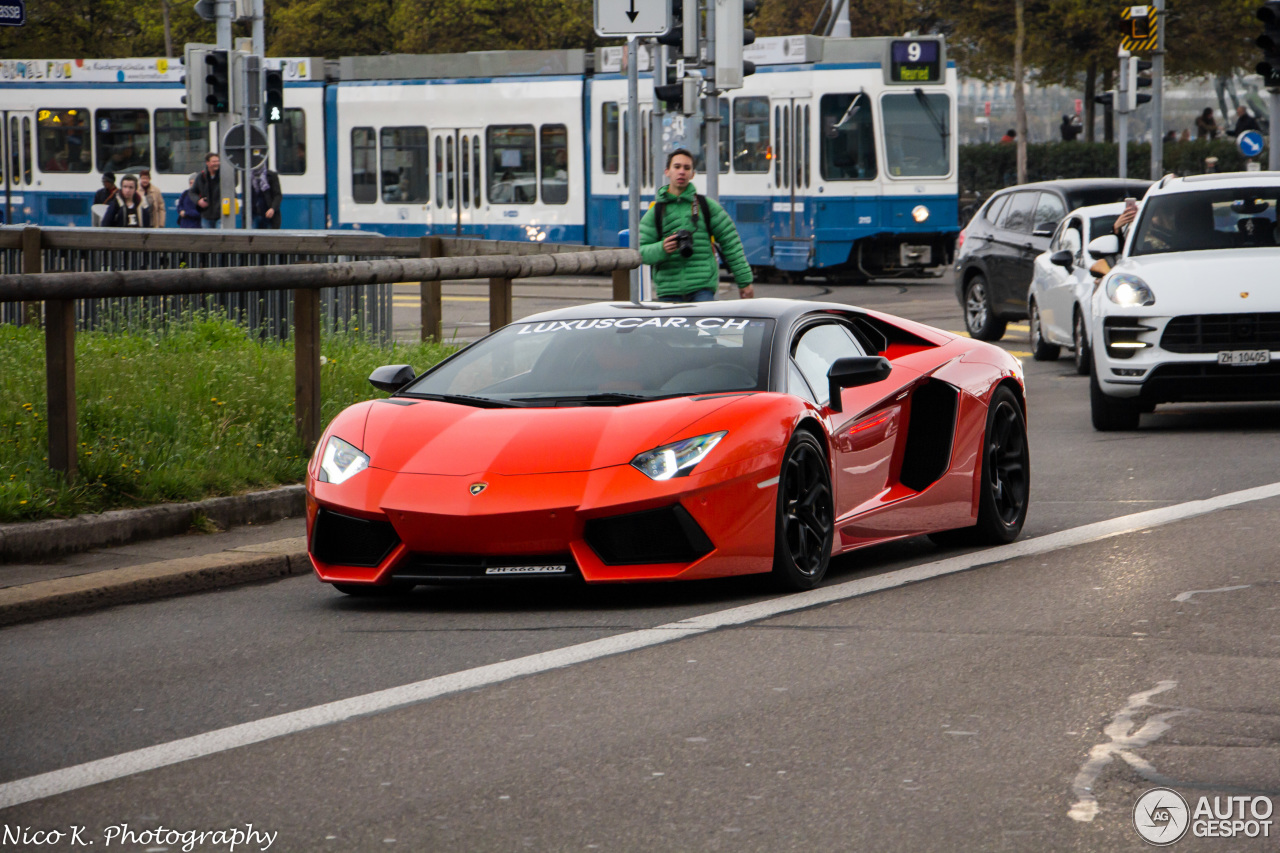 Lamborghini Aventador LP700-4