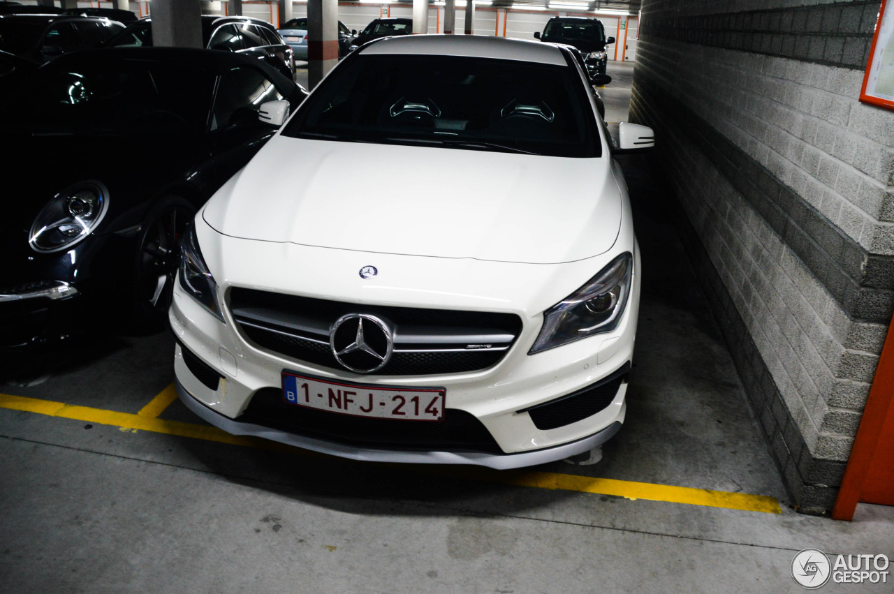 Mercedes-Benz CLA 45 AMG C117