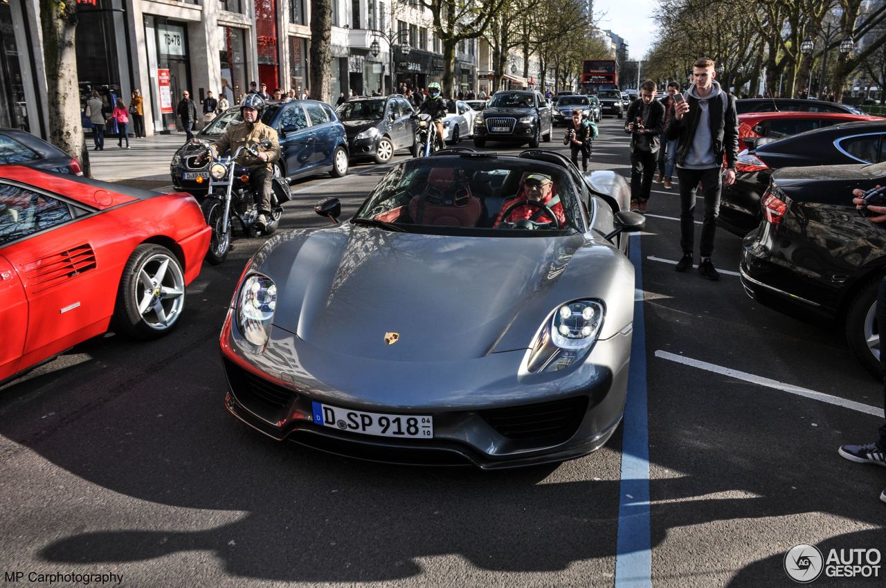 Porsche 918 Spyder Weissach Package