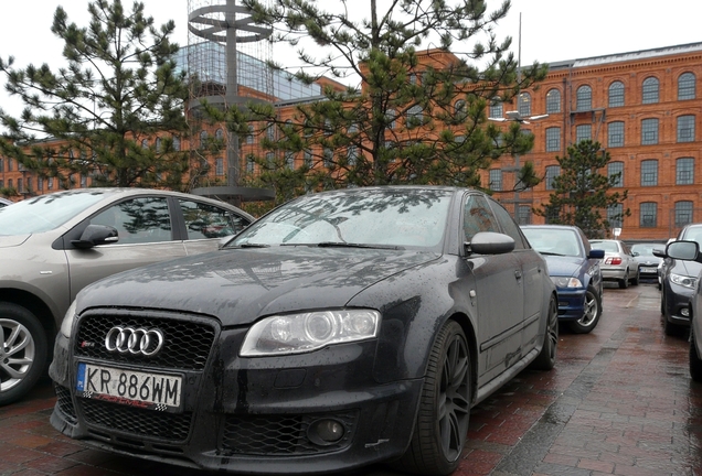 Audi RS4 Sedan