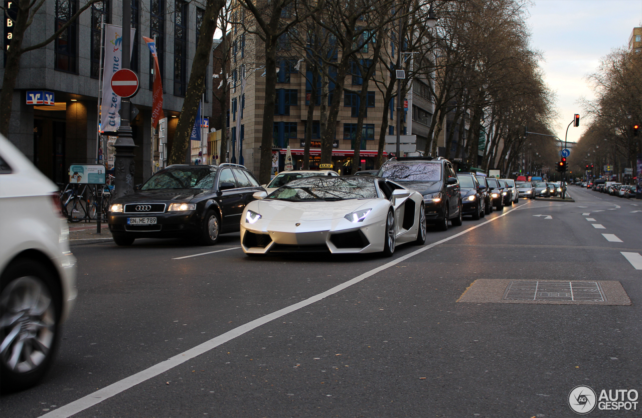 Lamborghini Aventador LP700-4 Roadster