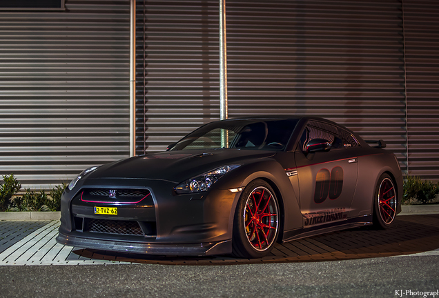 Nissan GT-R