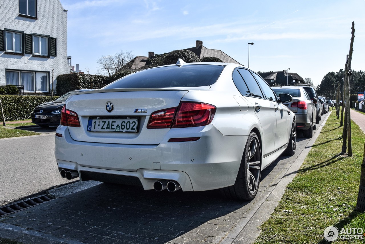 BMW M5 F10 2011