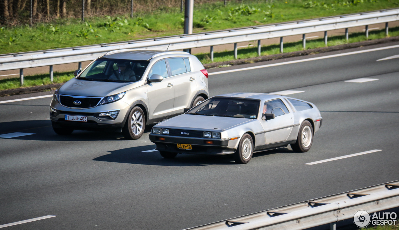 DeLorean DMC-12