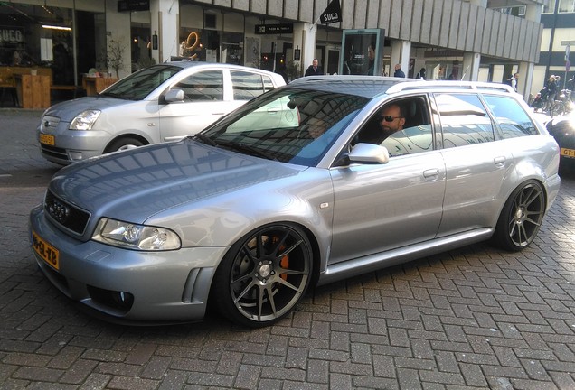 Audi RS4 Avant B5