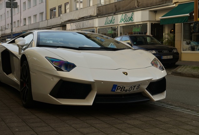 Lamborghini Aventador LP700-4