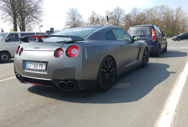 Nissan GT-R 2011