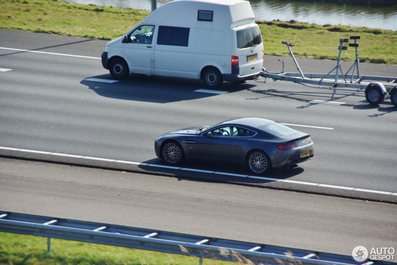 Aston Martin V8 Vantage