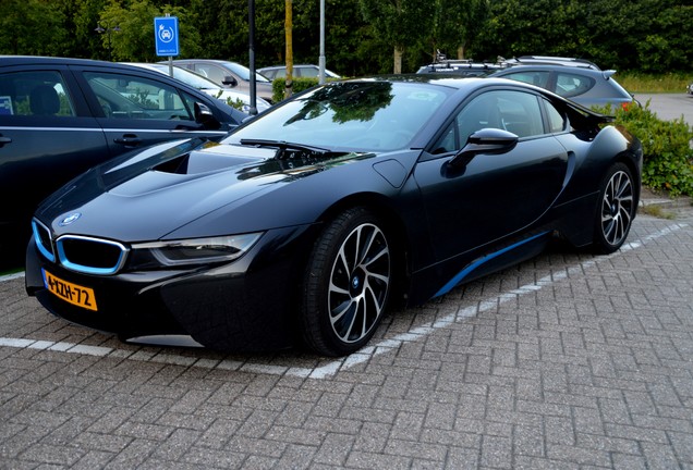 BMW i8