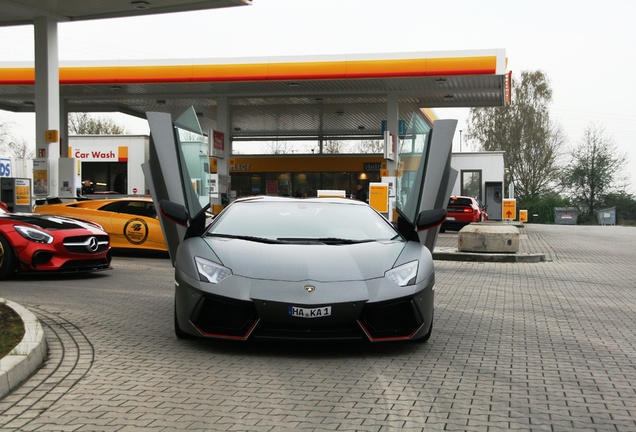 Lamborghini Aventador LP700-4 Roadster Pirelli Edition