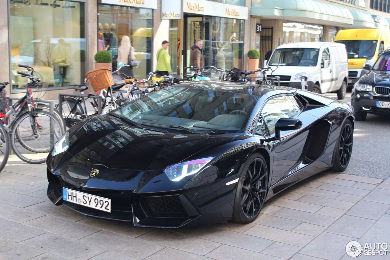 Lamborghini Aventador LP700-4 Roadster