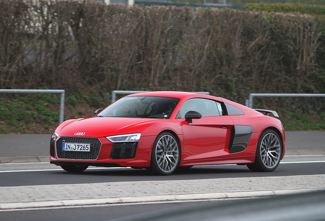 Audi R8 V10 Plus 2015