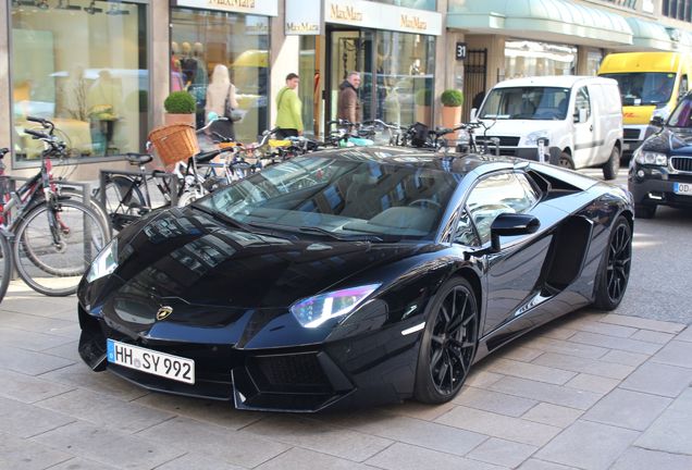 Lamborghini Aventador LP700-4 Roadster