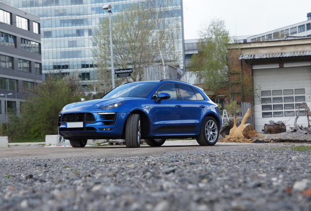 Porsche 95B Macan GTS