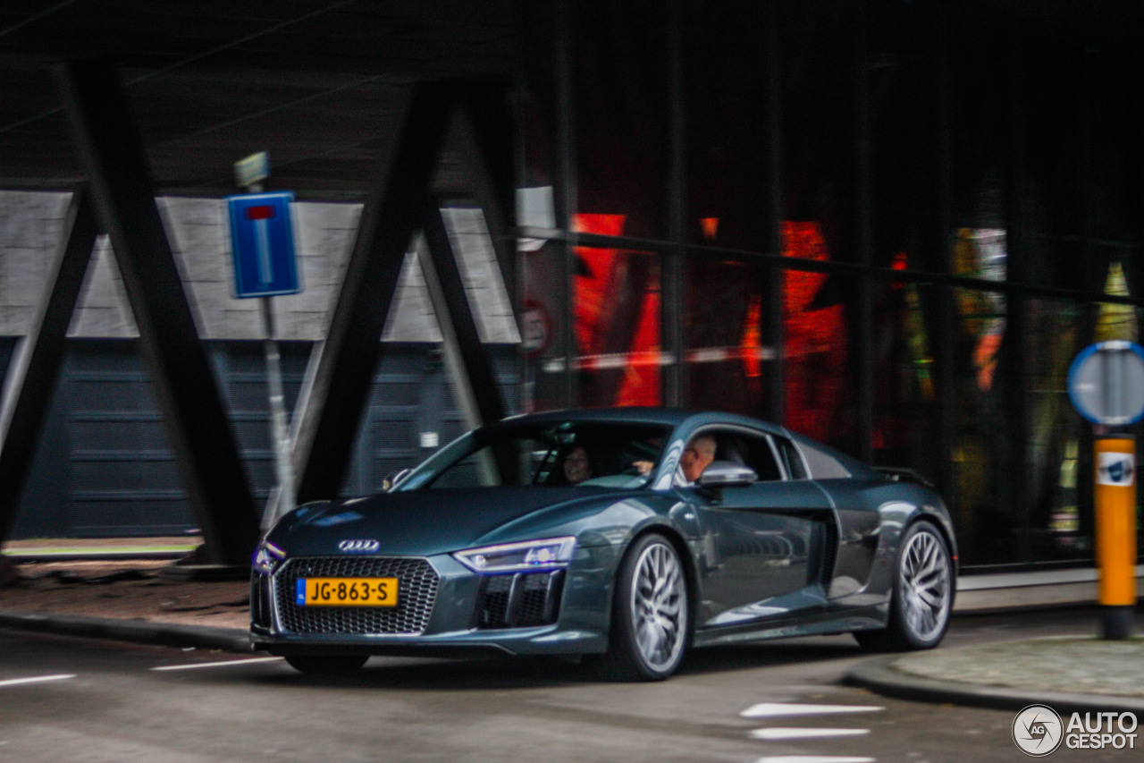 Audi R8 V10 Plus 2015