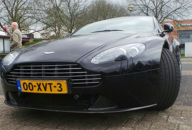 Aston Martin V8 Vantage S