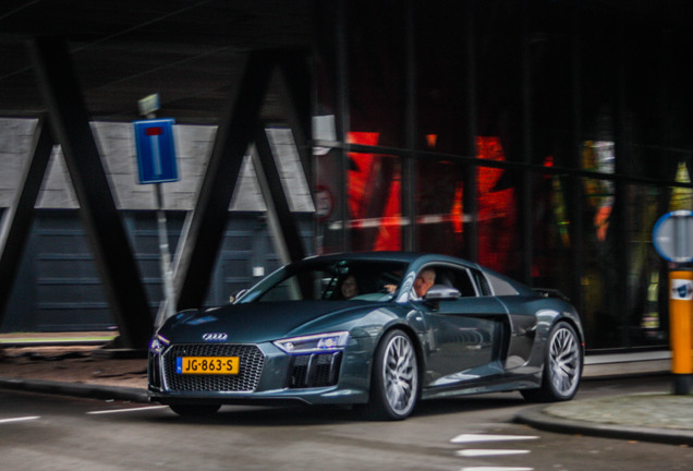 Audi R8 V10 Plus 2015