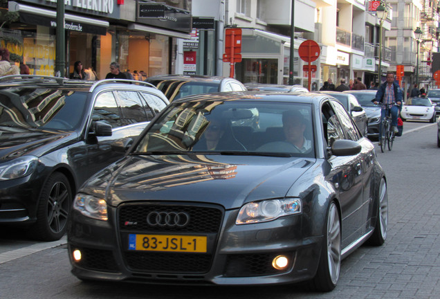 Audi RS4 Sedan