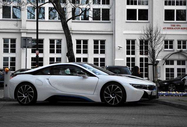 BMW i8