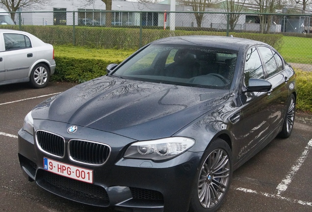 BMW M5 F10 2011