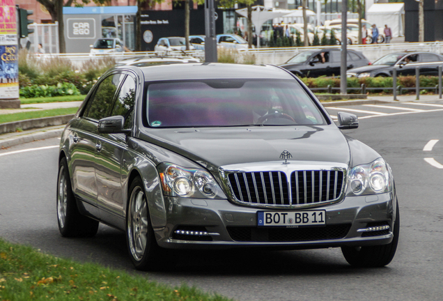 Maybach Brabus 62 2011