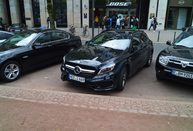 Mercedes-Benz GLA 45 AMG X156