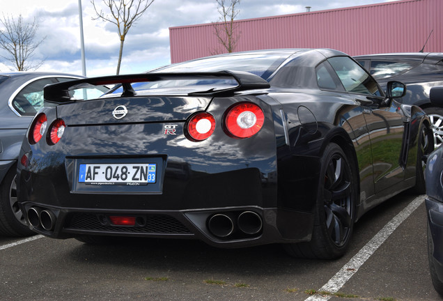 Nissan GT-R