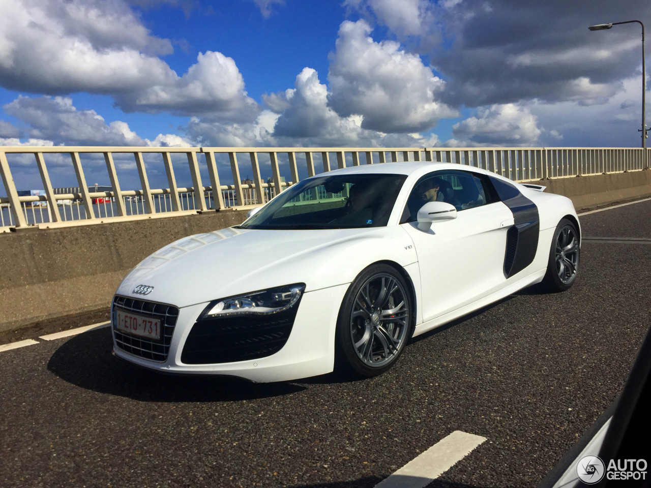 Audi R8 V10