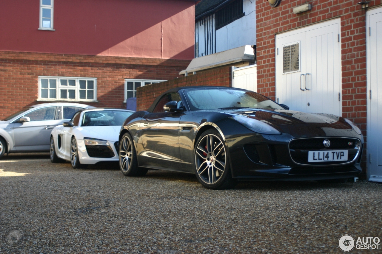 Jaguar F-TYPE S V8 Convertible