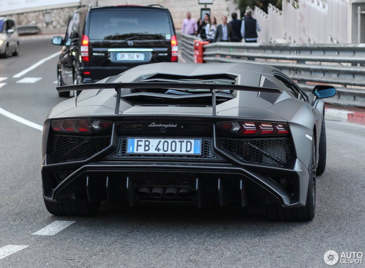 Lamborghini Aventador LP750-4 SuperVeloce