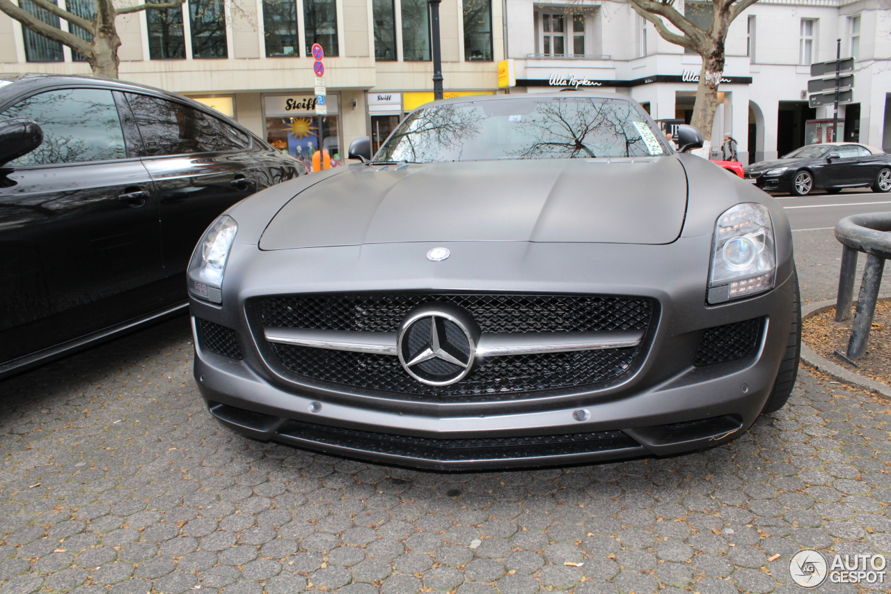 Mercedes-Benz SLS AMG