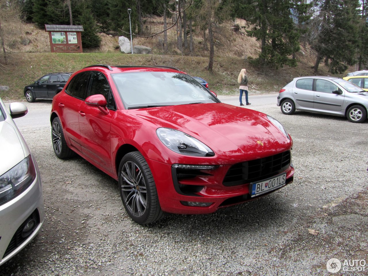 Porsche 95B Macan GTS