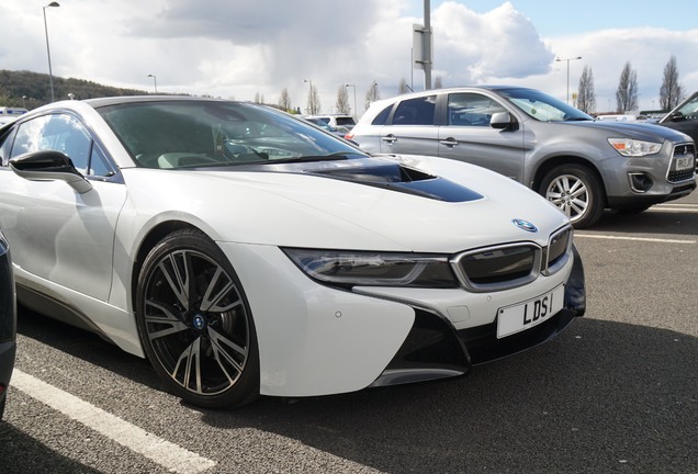 BMW i8