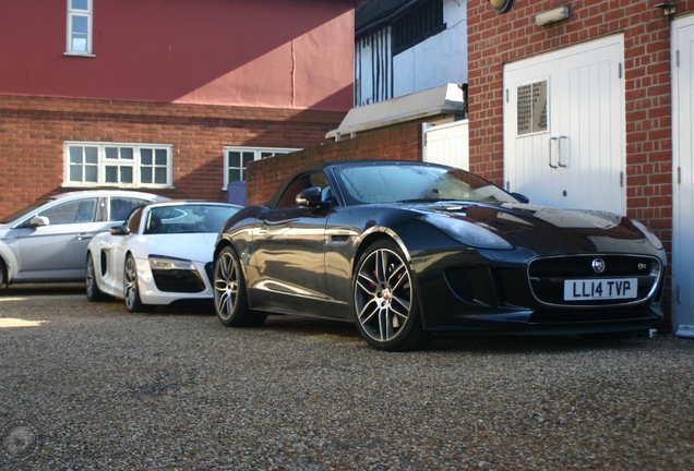 Jaguar F-TYPE S V8 Convertible