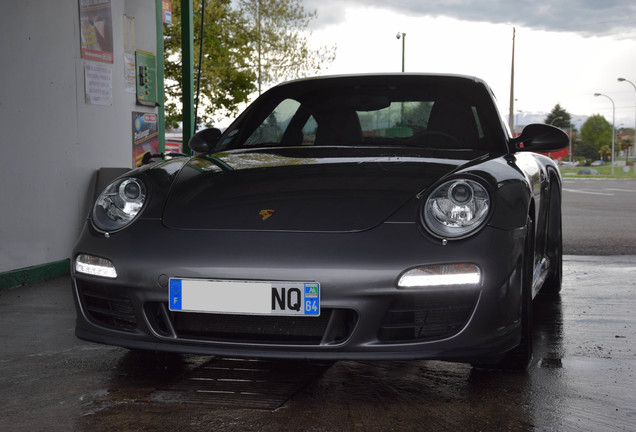 Porsche 997 Carrera 4 GTS