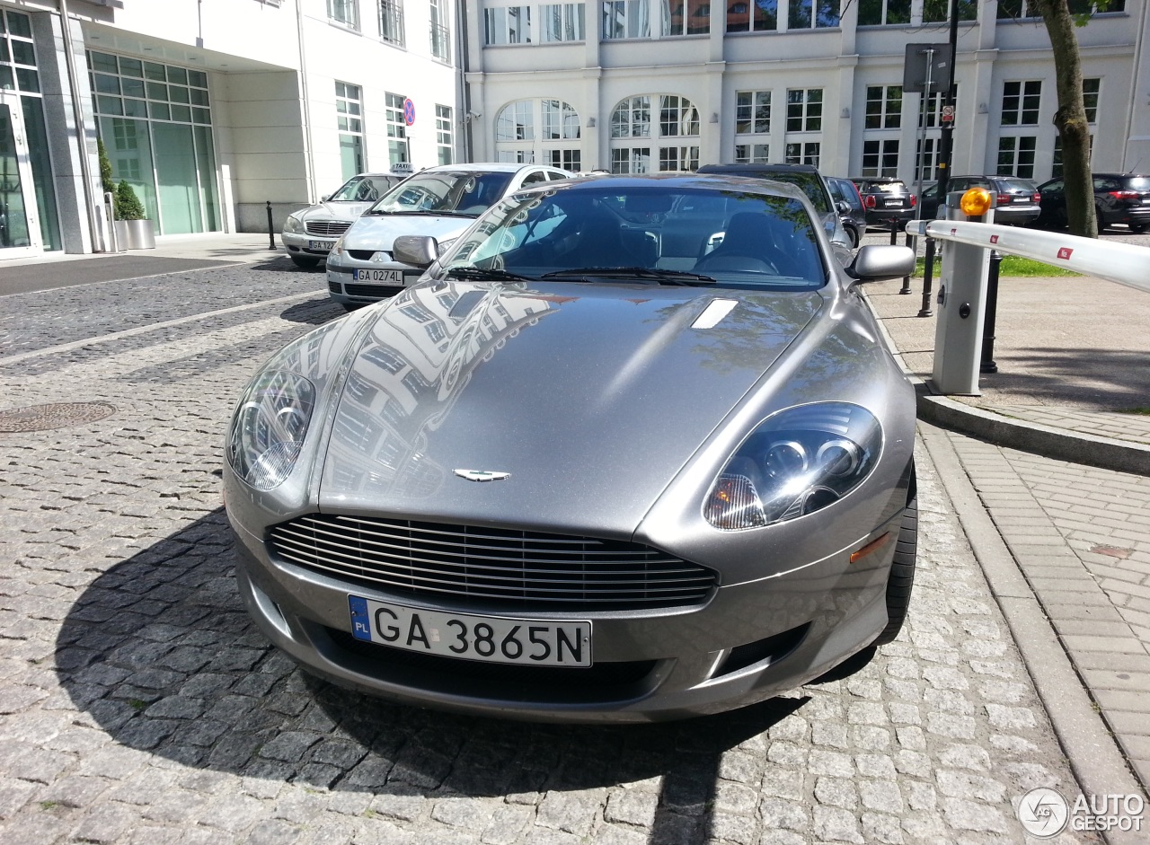 Aston Martin DB9