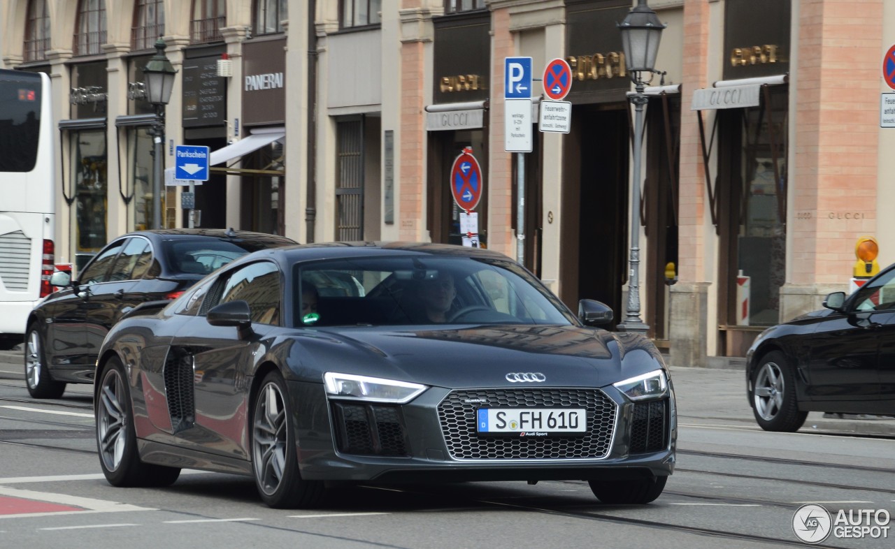 Audi R8 V10 Plus 2015