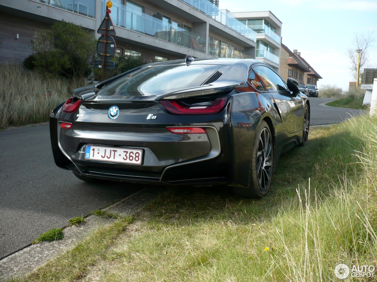 BMW i8