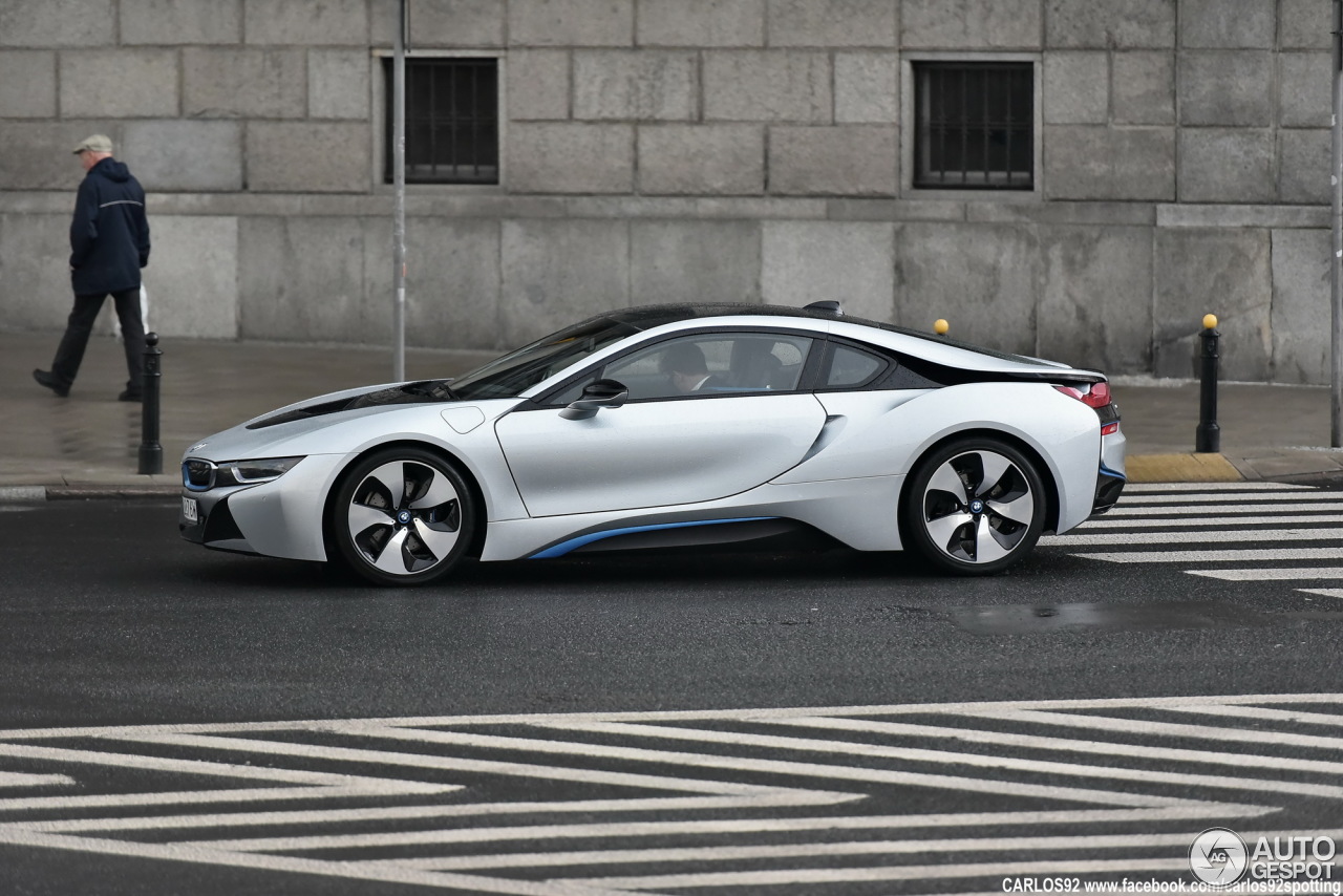 BMW i8