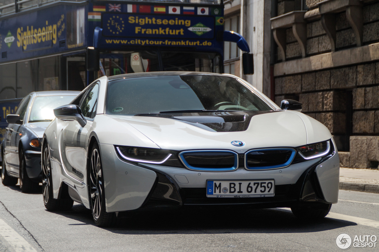 BMW i8