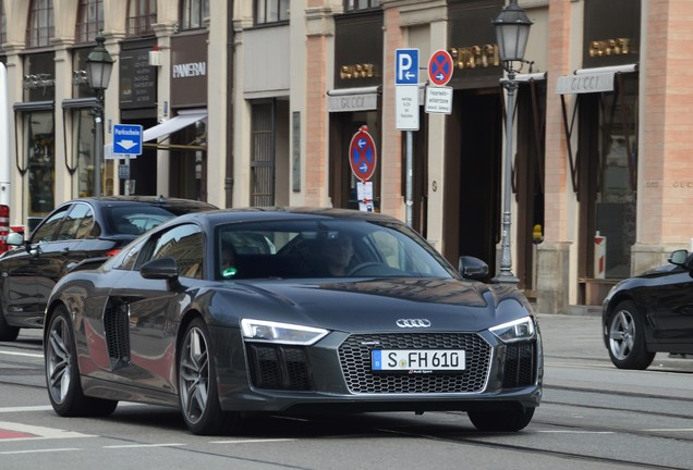 Audi R8 V10 Plus 2015