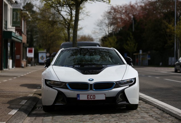 BMW i8