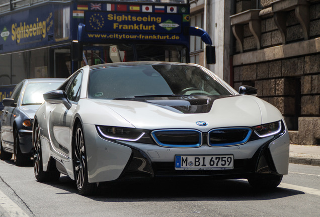 BMW i8